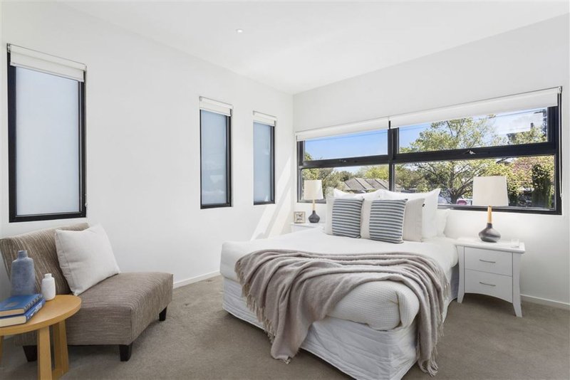 Photo - 4/10 Emily Street, Carnegie VIC 3163 - Image 5