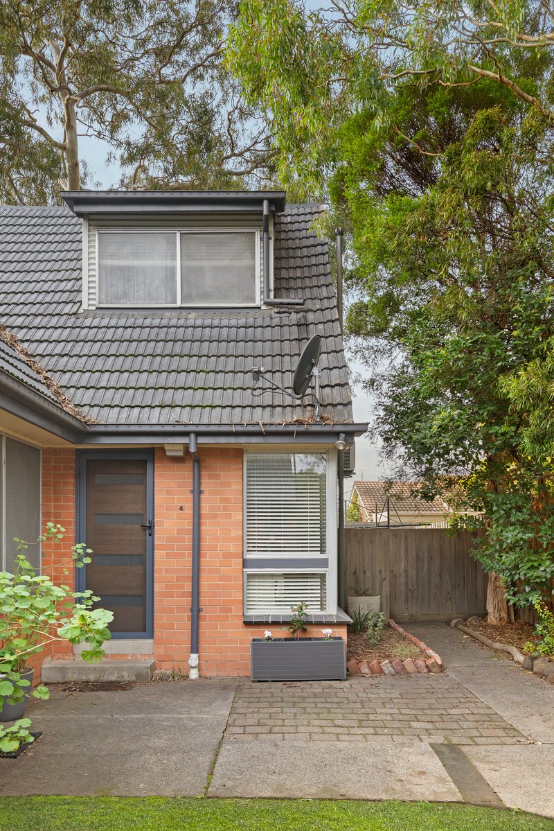 Photo - 4/10 Fairview Grove, Watsonia VIC 3087 - Image 1