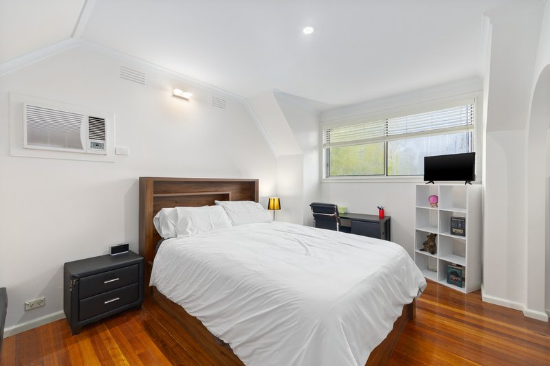 Photo - 4/10 Fairview Grove, Watsonia VIC 3087 - Image 5