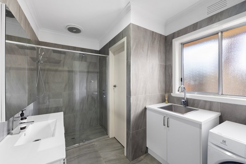 Photo - 4/10 Fairview Grove, Watsonia VIC 3087 - Image 6