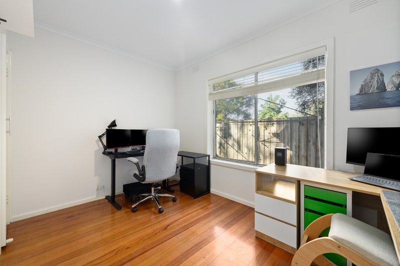 Photo - 4/10 Fairview Grove, Watsonia VIC 3087 - Image 7