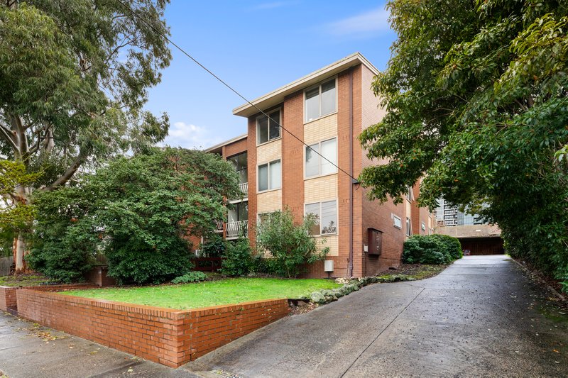 Photo - 4/10 Howard Street, Box Hill VIC 3128 - Image 1