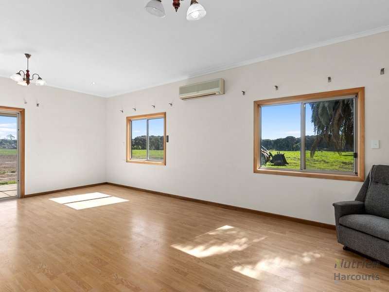 Photo - 410 Hundred Line Road, The Pines SA 5577 - Image 3