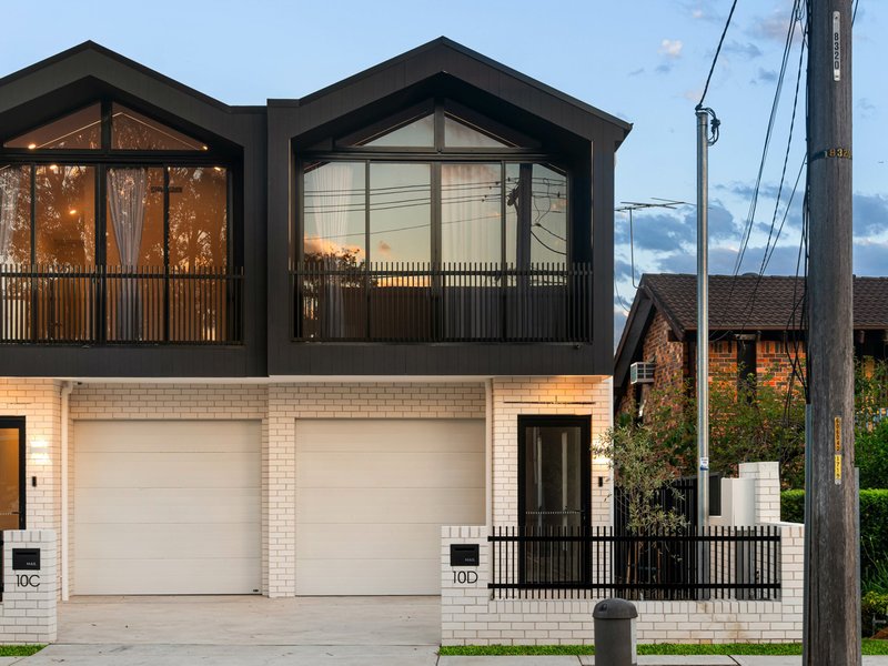 Photo - 4/10 Ikara Crescent, Moorebank NSW 2170 - Image 1