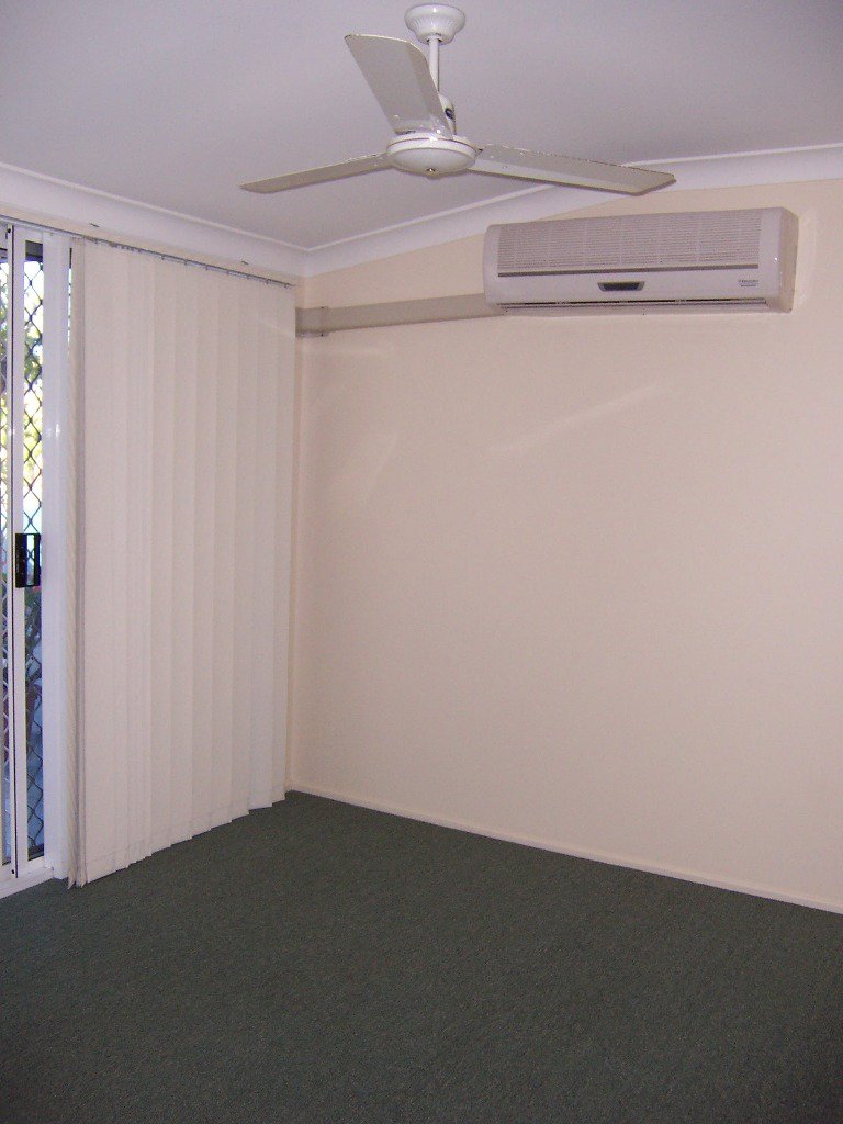 Photo - 4/10 James Street, Yeppoon QLD 4703 - Image 2
