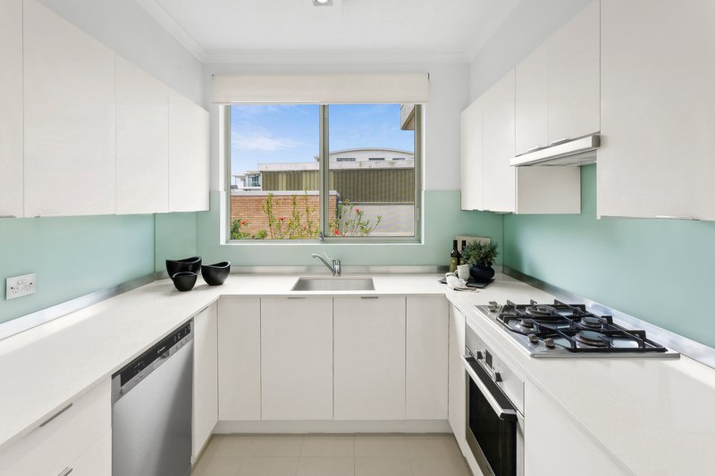 Photo - 4/10 Lagoon Street, Narrabeen NSW 2101 - Image 3