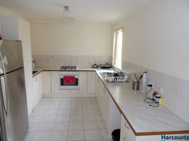 Photo - 4/10 Marriot Street, Cannington WA 6107 - Image 2