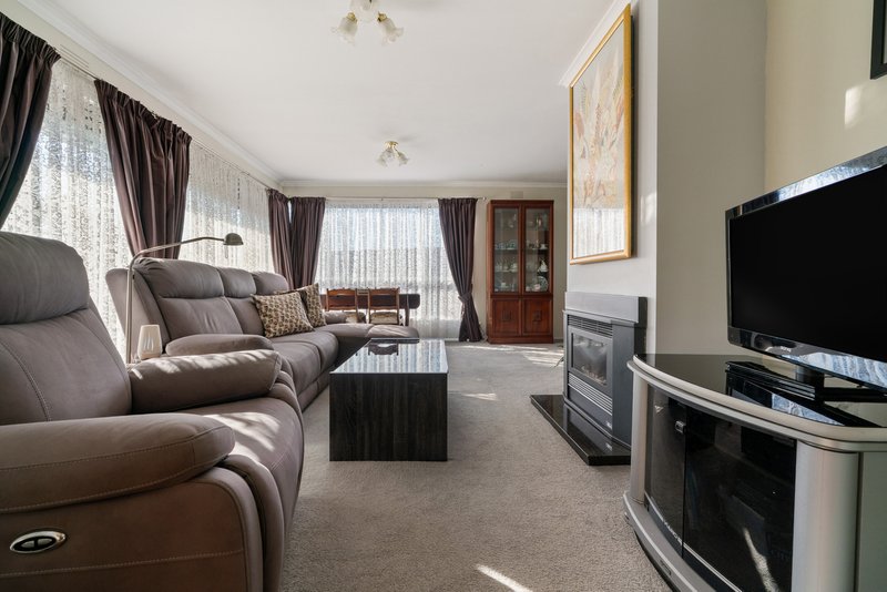 Photo - 410 Mcclelland Drive, Langwarrin VIC 3910 - Image 4