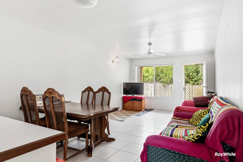 Photo - 4/10 Mcveigh Street, Kepnock QLD 4670 - Image 2