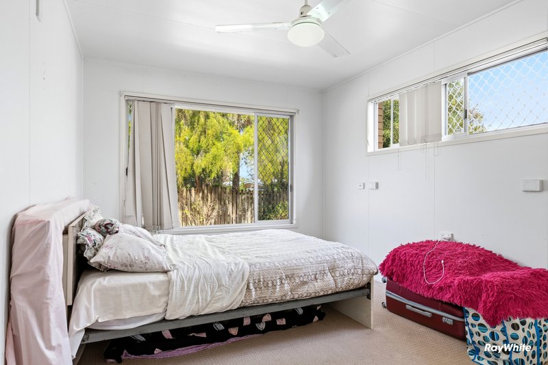 Photo - 4/10 Mcveigh Street, Kepnock QLD 4670 - Image 9