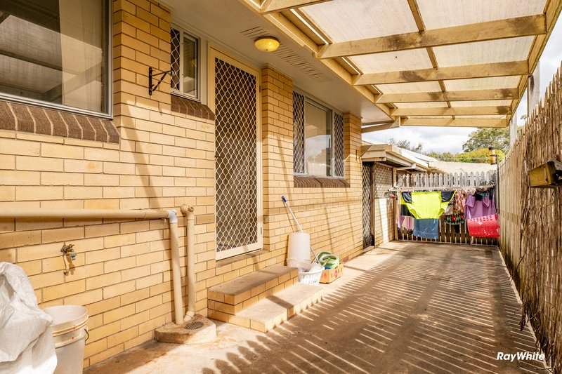 Photo - 4/10 Mcveigh Street, Kepnock QLD 4670 - Image 13