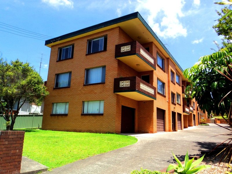 4/10 Myrtle St , Coniston NSW 2500