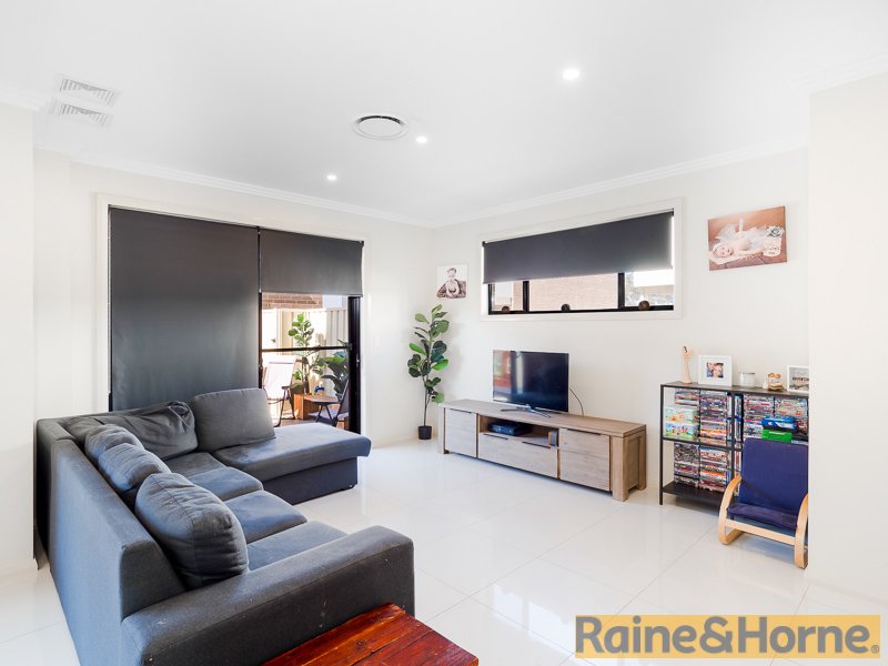 Photo - 4/10 Napier Street, Rooty Hill NSW 2766 - Image 4