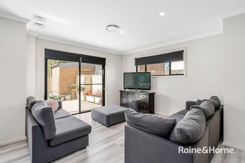 Photo - 4/10 Napier Street, Rooty Hill NSW 2766 - Image 4