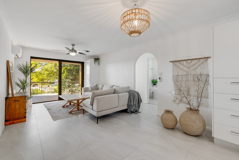 Photo - 4/10 Pangarinda Place, Mooloolaba QLD 4557 - Image 5