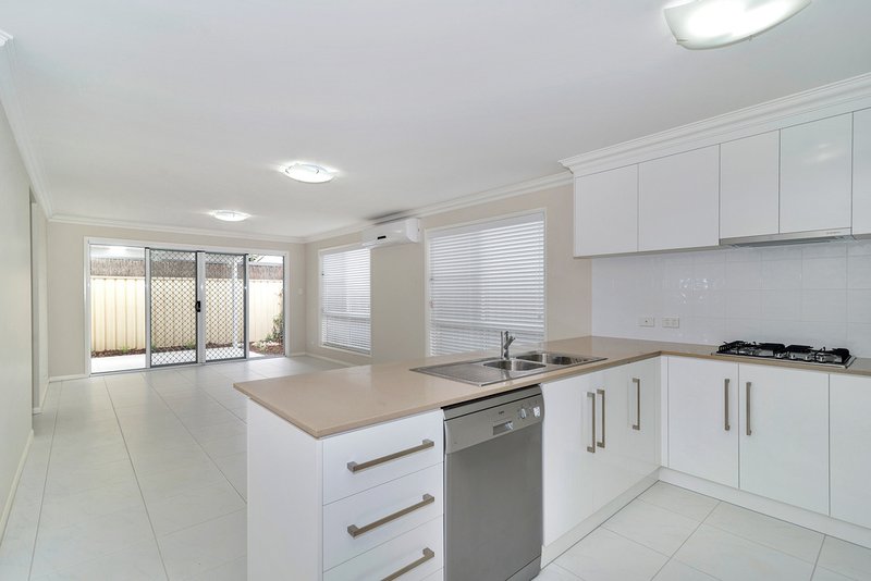 Photo - 4/10 Plant Street, Rangeville QLD 4350 - Image 3