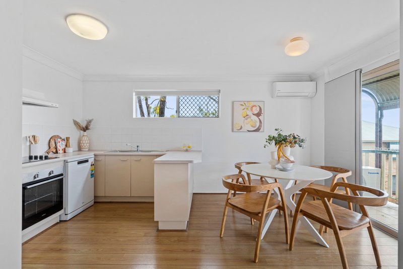 Photo - 4/10 Portland Street, Annerley QLD 4103 - Image 10