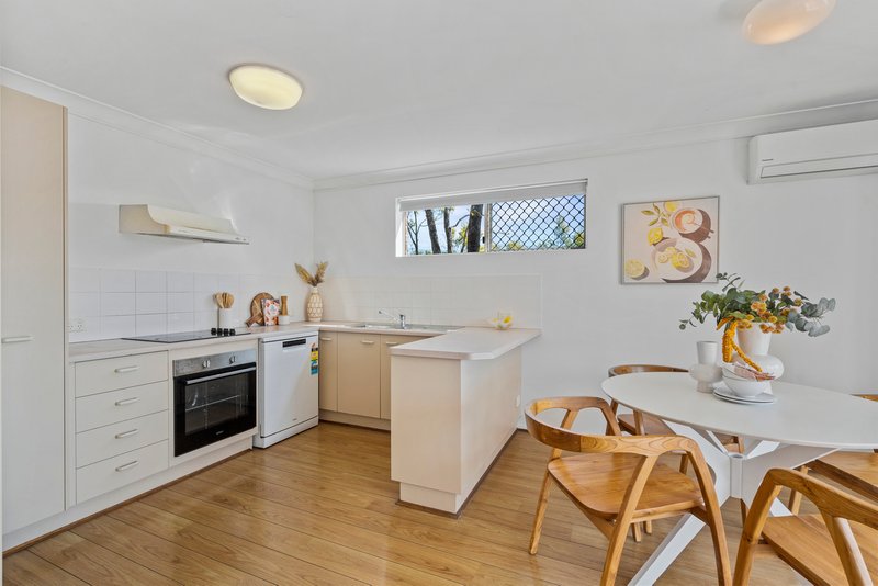Photo - 4/10 Portland Street, Annerley QLD 4103 - Image 11