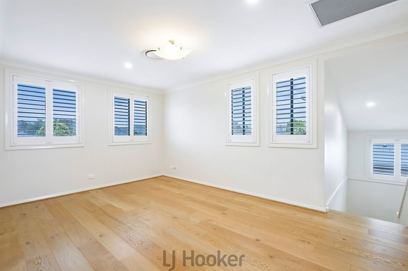 Photo - 4/10 Queen Street, Warners Bay NSW 2282 - Image 12