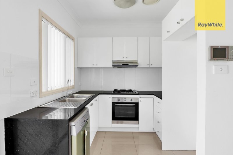 Photo - 4/10 Quinn Avenue, Seven Hills NSW 2147 - Image 4