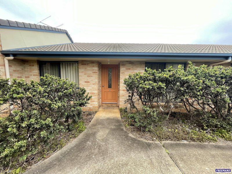 Photo - 4/10 Thelma Street, Kingaroy QLD 4610 - Image 1