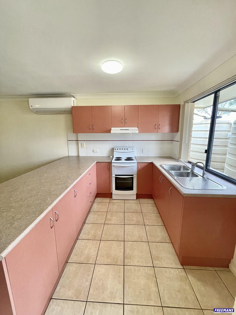 Photo - 4/10 Thelma Street, Kingaroy QLD 4610 - Image 6