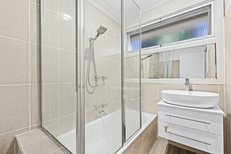 Photo - 4/10 Wordsworth Avenue, Clayton South VIC 3169 - Image 7