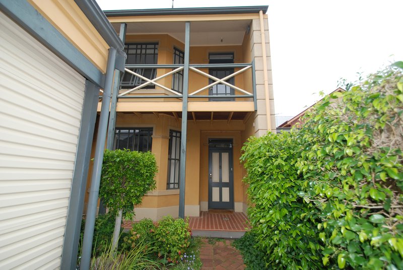 Photo - 4/100 Barton Terrace West , North Adelaide SA 5006 - Image 2