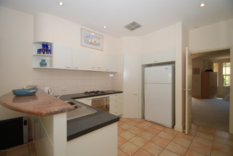 Photo - 4/100 Barton Terrace West , North Adelaide SA 5006 - Image 4
