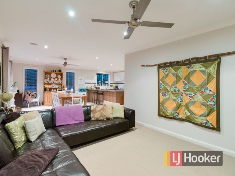 Photo - 4/101 Ebony Drive, Pakenham VIC 3810 - Image 9