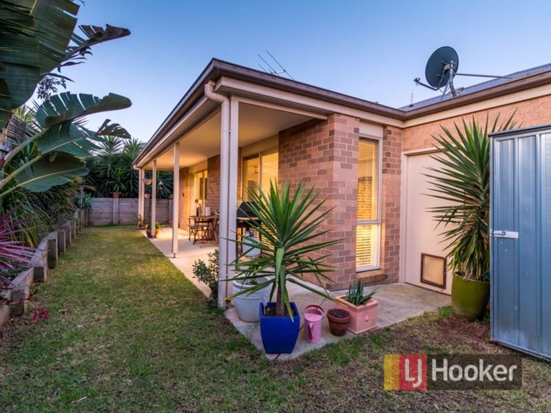 Photo - 4/101 Ebony Drive, Pakenham VIC 3810 - Image 13