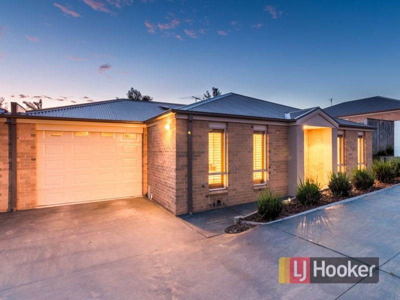 Photo - 4/101 Ebony Drive, Pakenham VIC 3810 - Image 15