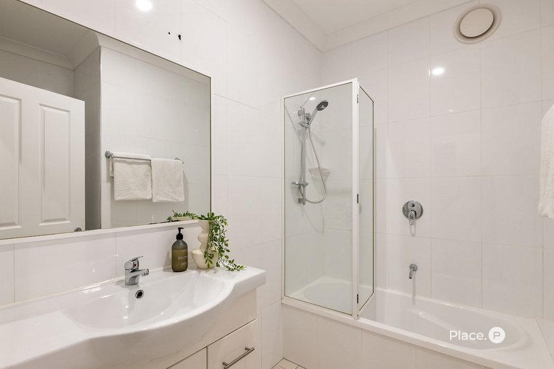 Photo - 4/101 Pashen Street, Morningside QLD 4170 - Image 13