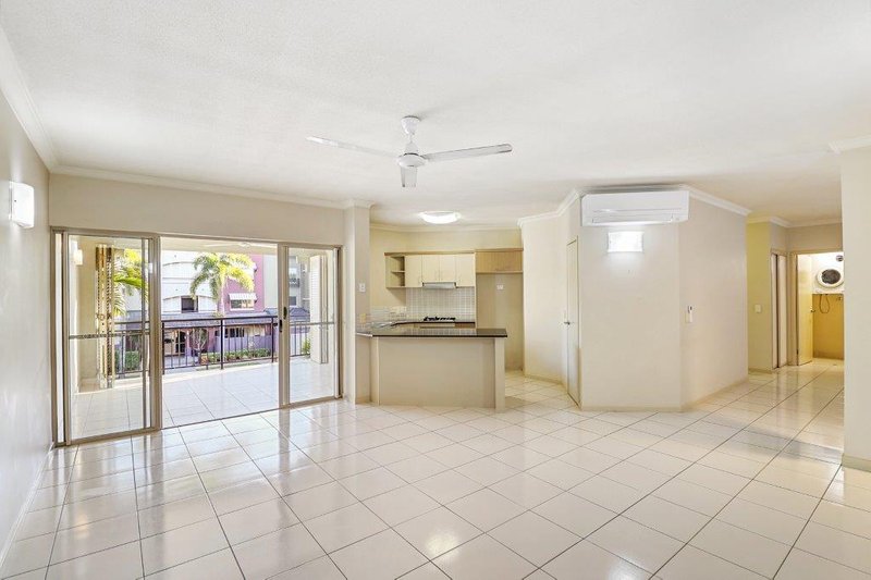 Photo - 410/12-21 Gregory Street, Westcourt QLD 4870 - Image 2