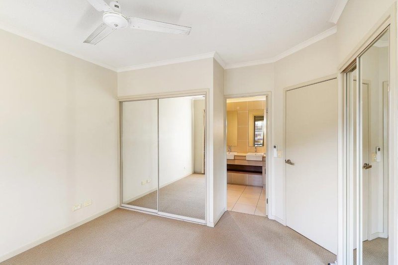 Photo - 410/12-21 Gregory Street, Westcourt QLD 4870 - Image 6