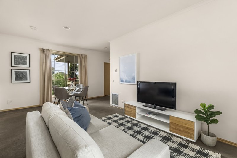 Photo - 4/103 Bogong Avenue, Glen Waverley VIC 3150 - Image 5