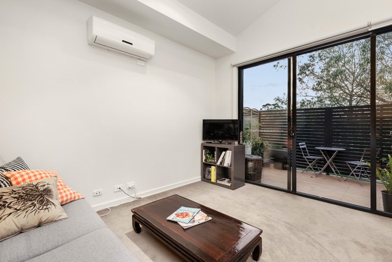 Photo - 4/1037 Dandenong Road, Malvern East VIC 3145 - Image 2