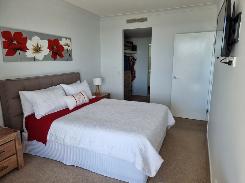 Photo - 410/41 Harbour Town Drive, Biggera Waters QLD 4216 - Image 4