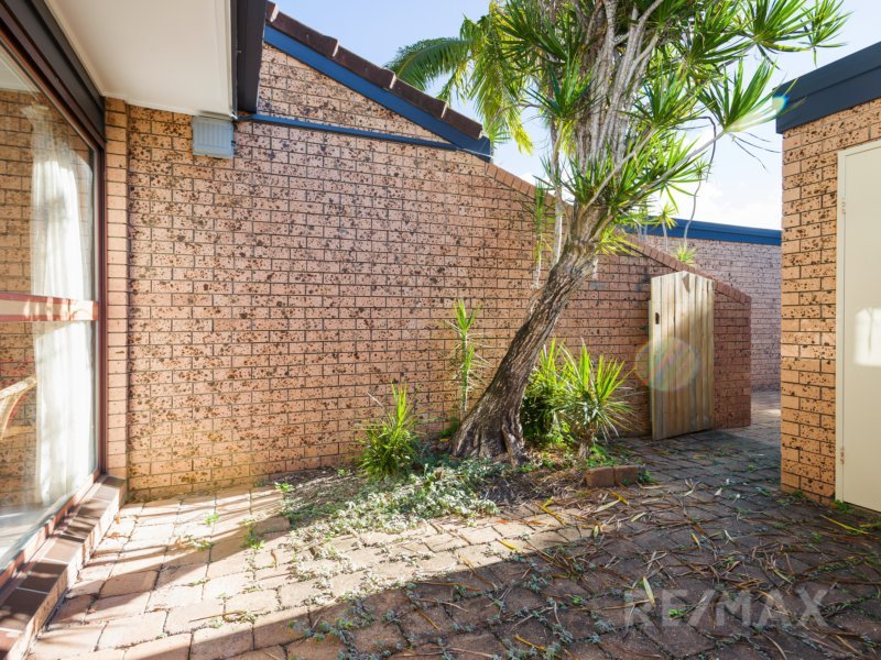 Photo - 4/105 Christine Avenue, Burleigh Waters QLD 4220 - Image 10