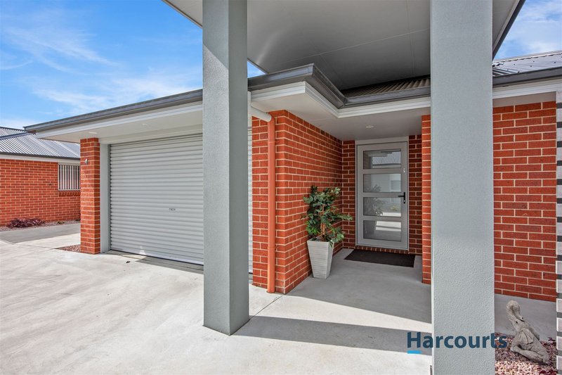 Photo - 4/105 Main Street, Ulverstone TAS 7315 - Image 2