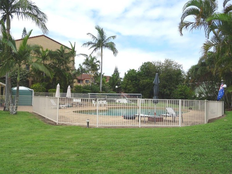 Photo - 4/106 Bayview Street, Runaway Bay QLD 4216 - Image 26