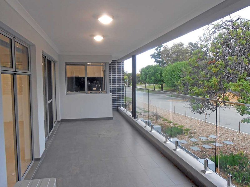 Photo - 4/106 Hodgson Street, Tuart Hill WA 6060 - Image 2