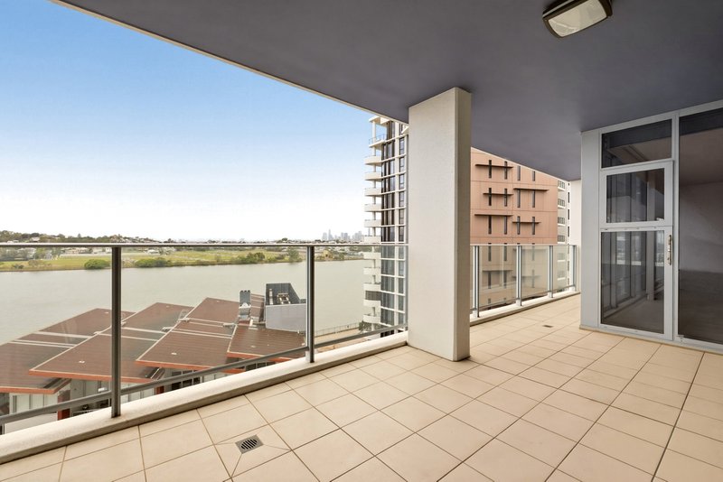 Photo - 4106/37C Harbour Road, Hamilton QLD 4007 - Image 3