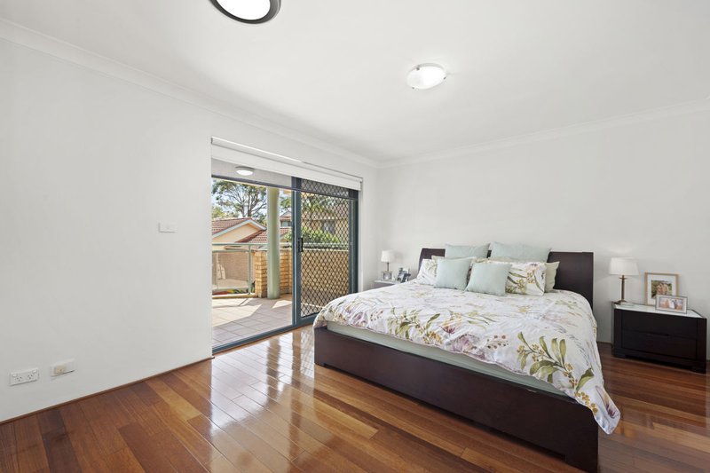 Photo - 4/107-109 Chelmsford Road, South Wentworthville NSW 2145 - Image 4