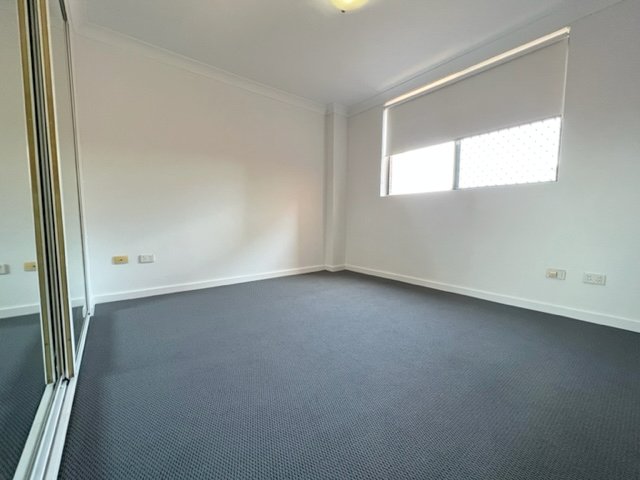 Photo - 4/107 Forest Road, Hurstville NSW 2220 - Image 4