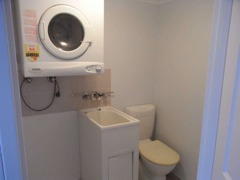 Photo - 4/107 Forest Road, Hurstville NSW 2220 - Image 9