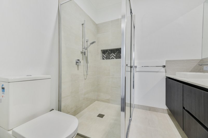 Photo - 4/108 Endeavour Drive, Cranbourne North VIC 3977 - Image 7