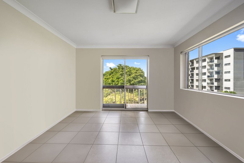 Photo - 4/109 Wallace Street, Chermside QLD 4032 - Image 3