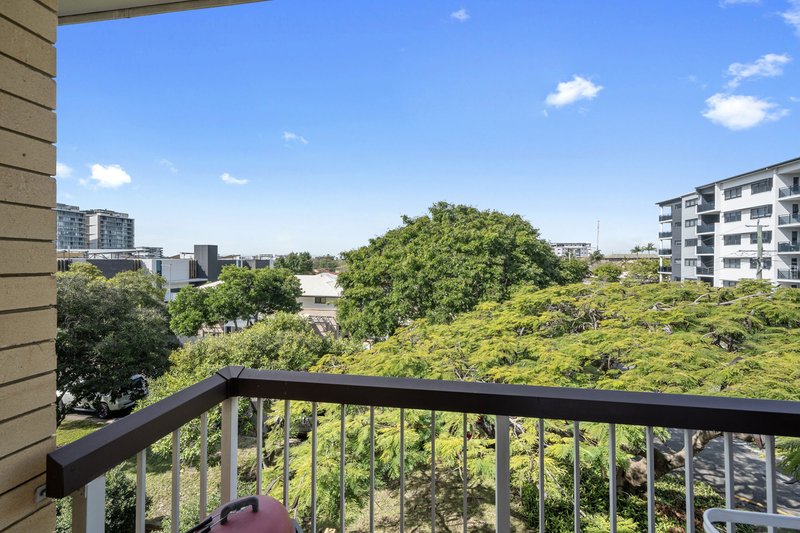 Photo - 4/109 Wallace Street, Chermside QLD 4032 - Image 6