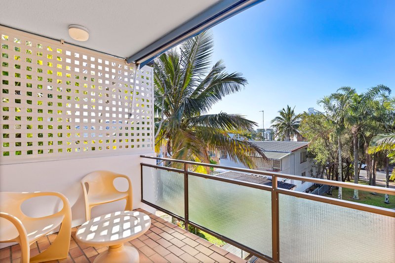 Photo - 4/11 Alice Street, Alexandra Headland QLD 4572 - Image 4